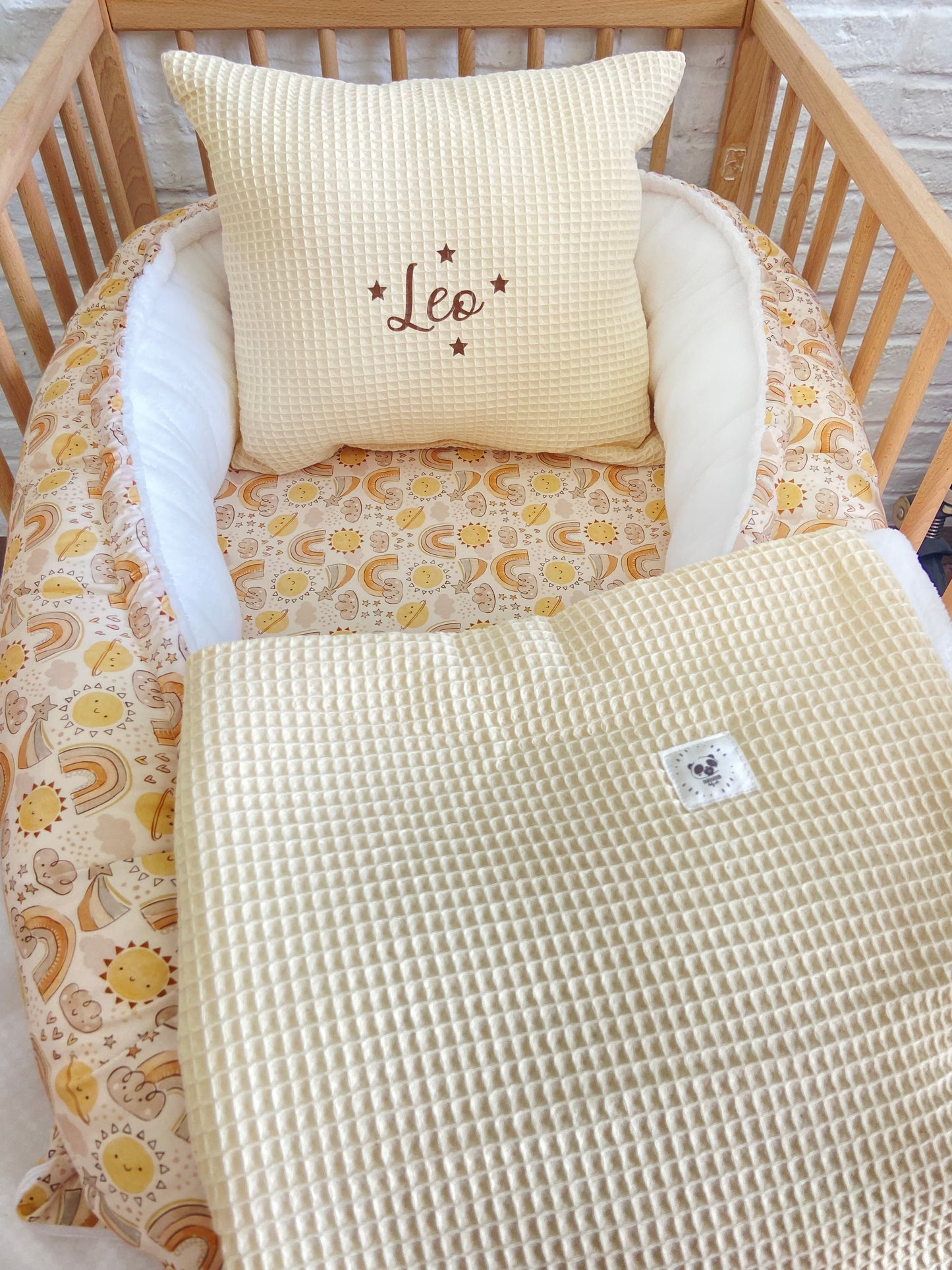 Pack Baby Rainbow (nido, manta y cojín personalizado)